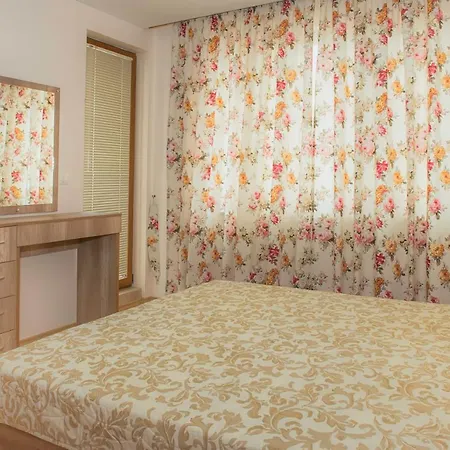 Garden Of Eden Pmg Апартамент Свети Влас